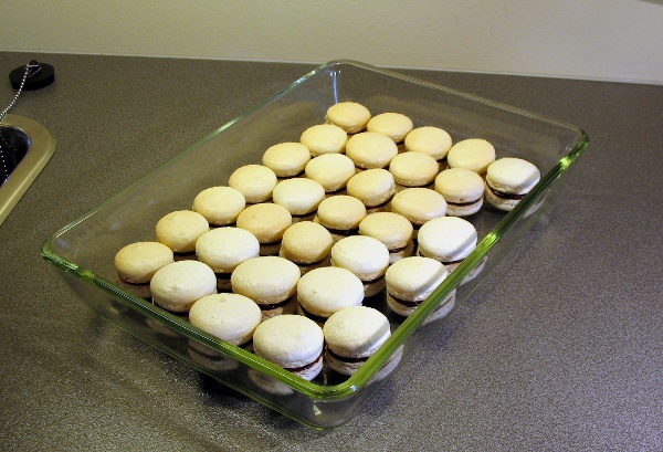 Filled macarons