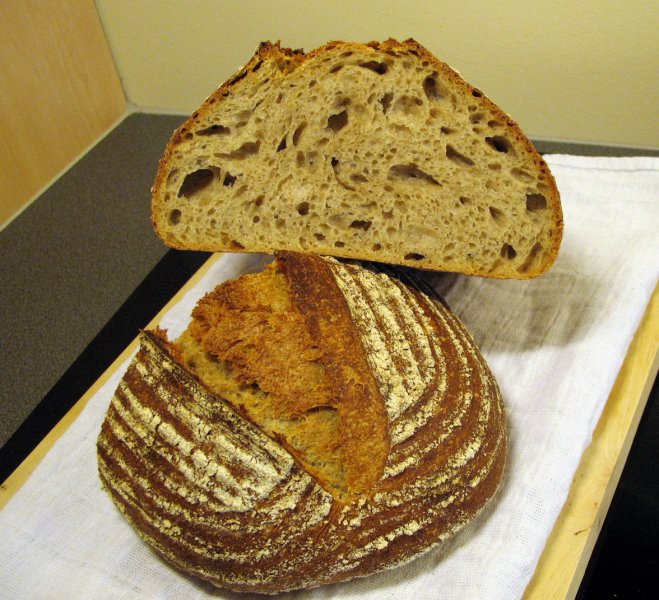 Pain au levain crumb