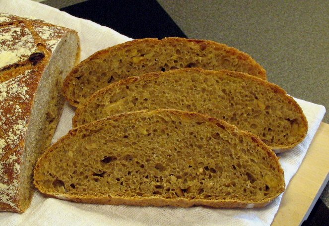 Spelt loaf crumb